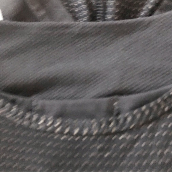 Lululemon Stash It Tank Black & Gold - Picture 11 of 16